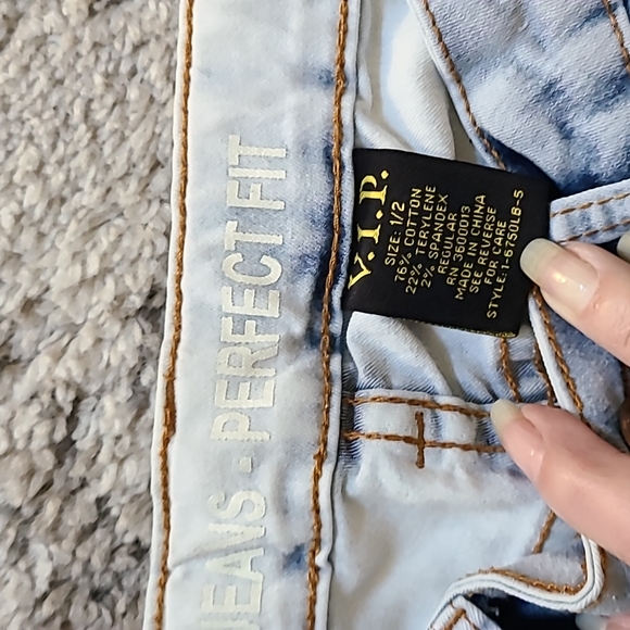 VIP Jeans - Picture 2 of 3